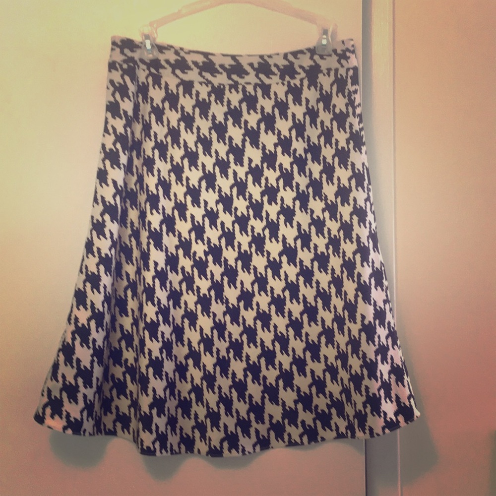 Banana Republic black & white Hounds Tooth  skirt